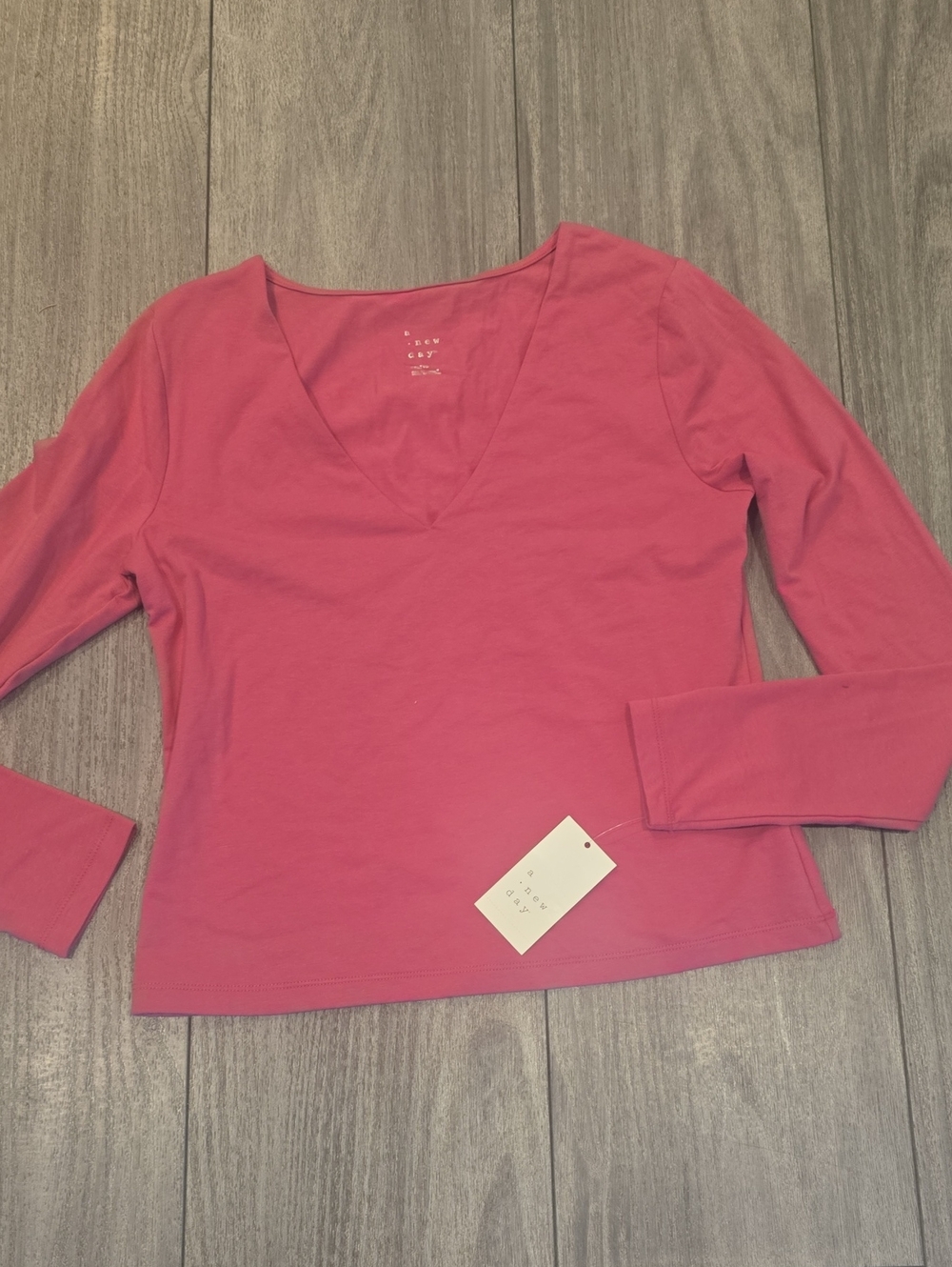 A NEW DAY Women’s V-Neck Long Sleeve Top in Pink NWT